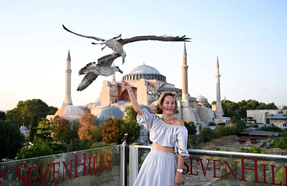 Istanbul's 'Seagull Feeding Pose': How Istanbul's Tourists Rediscovered Timeless Charm