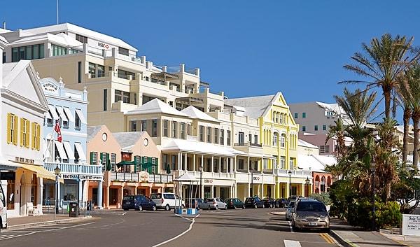 3. Bermuda'nın başkenti Hamilton, dünyada geçim maliyetlerinin en yüksek olduğu şehir olarak biliniyor. Hatta bu maliyetler New York'tan yüzde 48 daha pahalı!