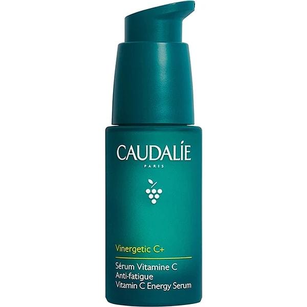 Tam olarak %98 doğal türevli içeriklerden oluşan cildinize canlılık verecek olan Caudalie C vitamini serumu.