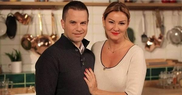 Evlilikleriyle 15 yılı geride bırakan Pınar Altuğ ve Yağmur Atacan, yıllardır mutlu bir birliktelik yaşıyorlar. Öyle ki birbirlerine olan aşkları her hâllerinden belli oluyor.