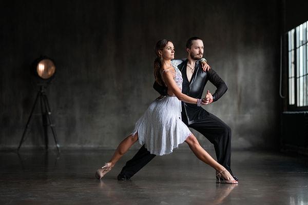 6. Hangi ülkenin ulusal dansı "tango" olarak bilinir?