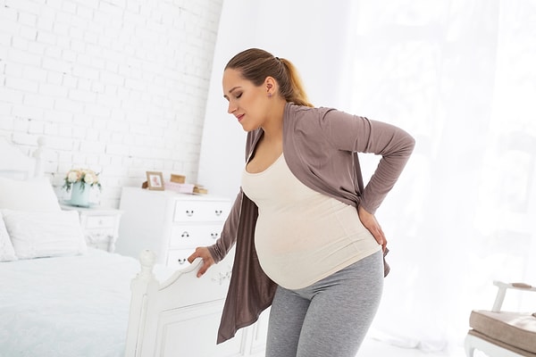 Hamilelik sırasında anne adaylarında sırt, kalça ve bel ağrıları çokça görülüyor. Bu ağrıları yatıştırmak için önerilen en iyi egzersiz pilates.