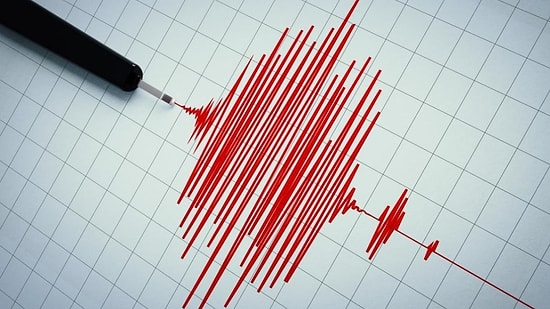 Endonezya'da 7,1 Büyüklüğünde Deprem