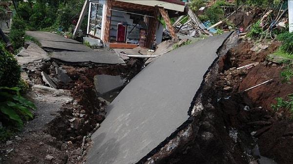 Endonezya'nın Batı Cava eyaletinde, geçen yıl meydana gelen 5,6 büyüklüğündeki depremde 300'den fazla kişi hayatını kaybetmiş, binlerce kişi yaralanmıştı.