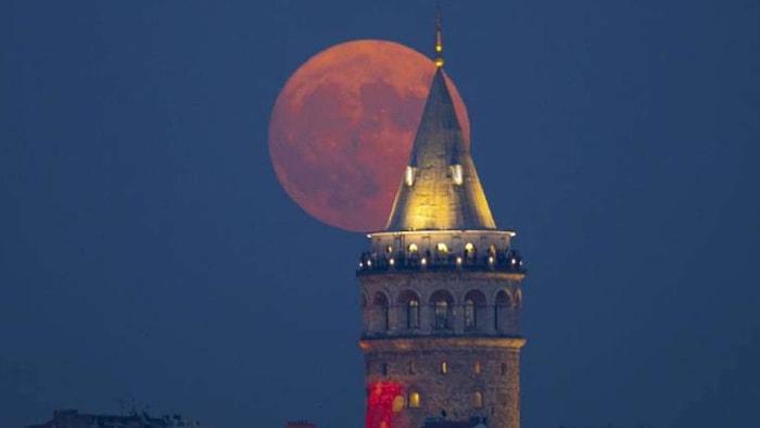 'Mavi Ay' İstanbul'da ve Çanakkale'de Tablo Etkisi Yarattı