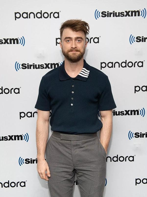 Birçoğumuzun 'Harry Potter' film serisinde başkarakteri canlandırmasıyla tanıdığı Daniel Radcliffe, bildiğiniz üzere 34 yaşında İngiliz oyuncudur.