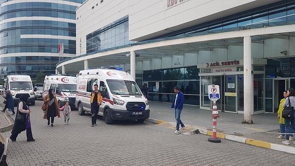 Sağlık görevlilerince Karabük Eğitim ve Araştırma Hastanesine kaldırılan yaralı kadın, yoğun bakımda tedavi altına alındı.
