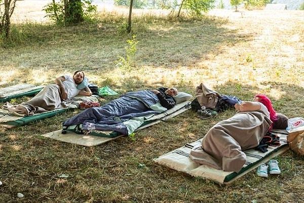 Batı Balkanlar'ın en küçük ülkesi olan Karadağ'da uzun yıllardır yapılan ''uzun yatma'' yarışması bu sene de yapılıyor.