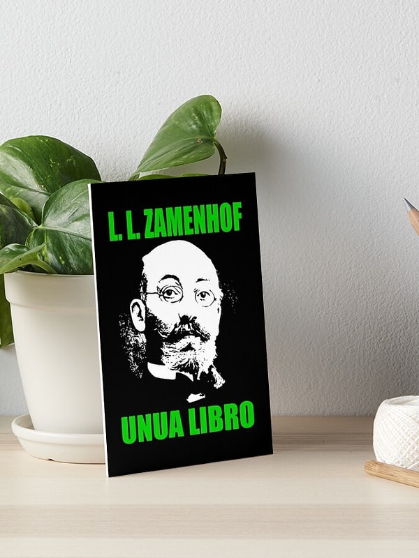 Esperanto'nun ilk versiyonu 1878 yılında yayınlandı.