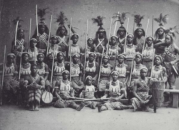 19. yüzyılda, Dahomey'nin kadın savaşçıları "Agojie" ismi ile tarihte bugün anıldıkları o başarılı savaşçılar oldu.