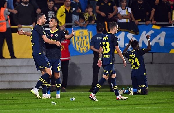 İlk yarısı golsüz geçen mücadelede tek golü Fenerbahçe adına Bright Osayi-Samuel kaydetti. Fenerbahçe'de İsmail yüksek ikinci sarı kartının ardından takımını sahada 10 kişi bıraktı.