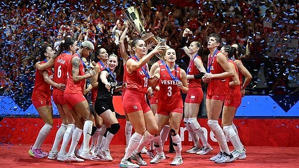 A Milli Kadın Voleybol Takımımız, 2023 Avrupa CEV Şampiyonası'nda dün akşam Sırbistan'ı yenerek şampiyon oldu.