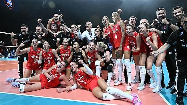 Filenin Sultanları tarih yazarak 2023 CEV Avrupa Voleybol Şampiyonası Finali’nde Sırbistan’ı 3-2 mağlup etti ve o kupayı Türkiye'ye getirdi.