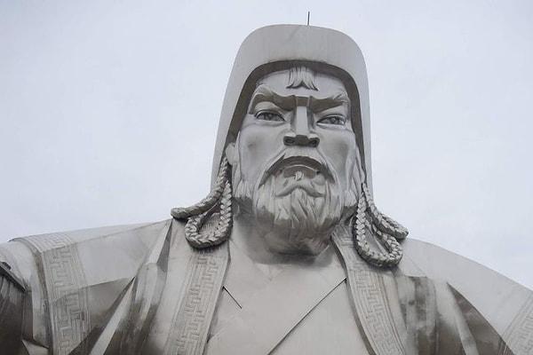 3. Büyük Moğol hükümdarı Cengiz Han köpeklerden korkardı.