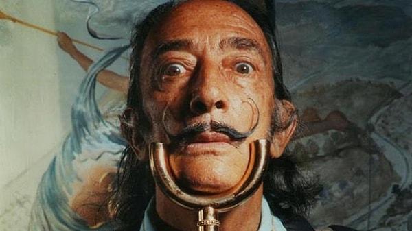 17. Sürrealist sanatçı Salvador Dali'nin en büyük korkusu böceklerdi.