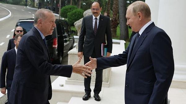 Erdoğan ile Putin’in görüşmesi ülkemizde olduğu gibi dünyada da merakla takip edildi. İki liderin arasındaki görüşmede sunulan yemekler de dikkat çekti.