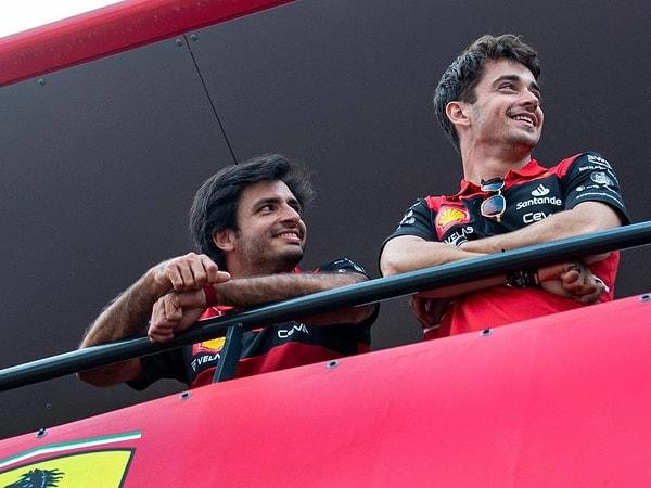 Ferrari pilotları Carlos Sainz ile Charles Leclerc arasındaki pist üstündeki rekabet sosyal medyada sıçradı.
