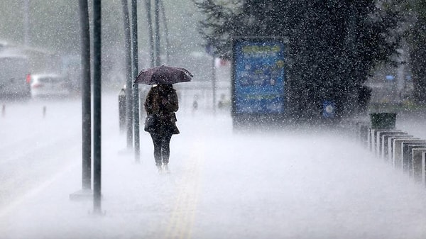 Yağışlar gece saatlerinde İstanbul ve çevresinde kuvvetli olacak
