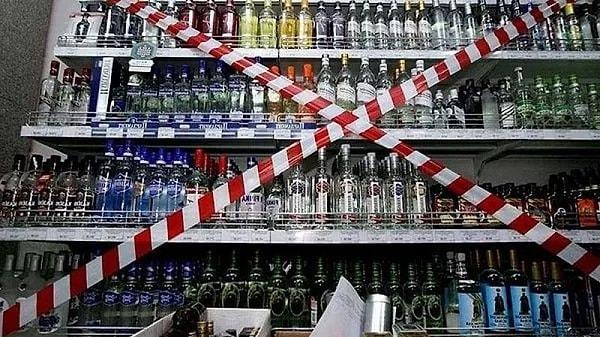İstanbul'da açık alanlarda alkol tüketiminin yasak olup olmadığı konusunda akıllarda soru işareti kalmıştı.