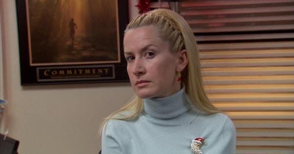 2. Angela karakterini canlandıran oyuncu aslında dizide Pam rolünde oynamak istemiş.