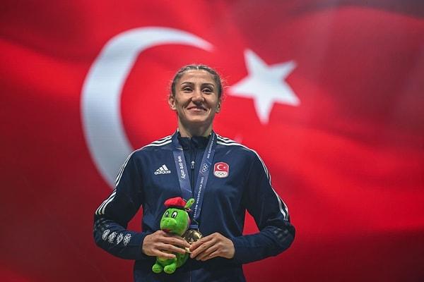 2023 Avrupa Oyunları'nda Türkiye'yi temsil eden Bediha Tacyıldız da Muay thai 63.5 kiloda Çek rakibini yenip altın madalyanın sahibi oldu.