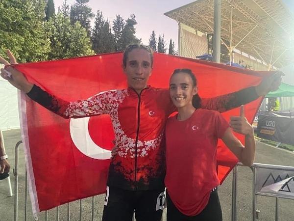 Dilek Koçak, Kudüs’te düzenlenen 20 Yaş Altı Avrupa Atletizm Şampiyonası'nda 1500 metrede yarıştı. Erzurum'da hayvan otlatırken keşfedilen milli sporcu 4.16.86'lık derece yapan altın madalyanın sahibi oldu.