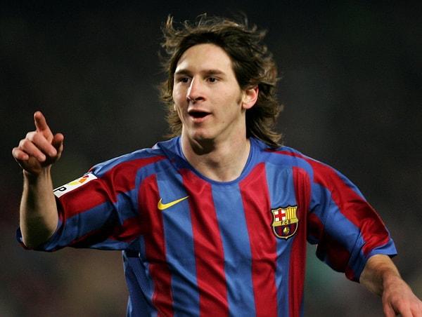 Tüm kariyeri boyunca Messi ile rekorları kırmak için savaşan Ronaldo, büyük rakibi hakkında konuşarak futbolseverleri hüzünlendirdi.