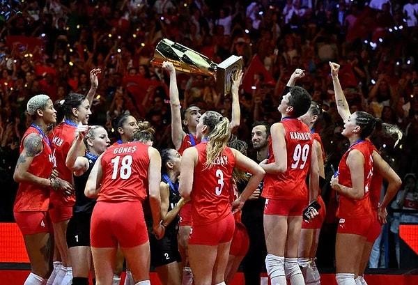 A Milli Kadın Voleybol takımımız geride bıraktığımız pazar günü ülkemize müthiş bir şampiyonluk ve gurur armağan etti.