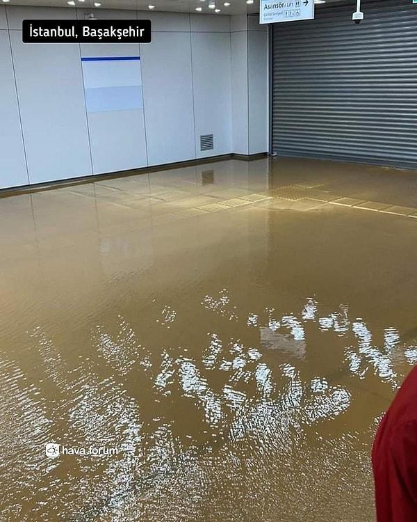 Başakşehir'de etkili olan yağış, başta Çam ve Şakura Şehir Hastanesi olmak üzere metro ve kütüphane gibi kamusal alanları sular altında bıraktı.