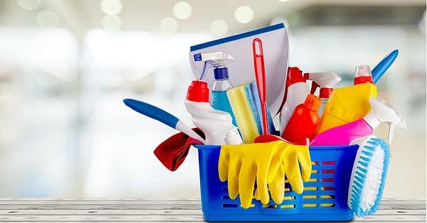 Temizliğe başlamadan önce bütün temizlik malzemelerinizi bir araya toplamalısınız. Bu sayede sürekli temizlik malzemesi peşinde koşmanıza gerek kalmayacak.