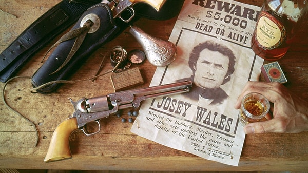 "Kanunsuz Josey Wales" adlı film, bir romana dayanmaktaydı.