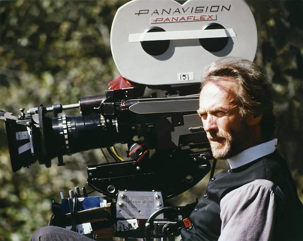 Eastwood, yapımcı Bob Daley'ye Kaufman'ı kovmasını ve filmin yönetmenliğini kendisinin üstlenmesini talep etti.