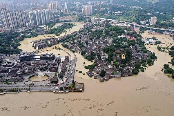 Barajın depoladığı su miktarı sebebiyle Çin'in batısında küçük depremler yaşandı.