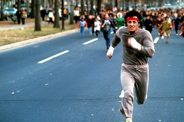 8. 2013'te "Philadelphia" dergisinin hesaplamalarına göre, "Rocky II" filminde Rocky'nin yaptığı koşunun uzunluğu yaklaşık 49 kilometredir.