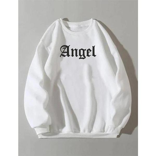 17. Angel baskılı oversize sweatshirt, bahar aylarınızın vazgeçilmezi olmaya aday.