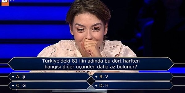 'Türkiye'deki 81 ilin adında bu dört harften hangisi diğer üçünden daha az bulunur?' sorusu için tüm illeri tek tek kontrol eden ve harfleri sayan Rabia, sonunda B şıkkı V cevabını verdi ve böylece Kim Milyoner Olmak İster'in 2. şampiyonu oldu.