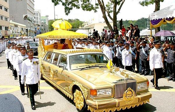 1. Brunei Sultanı'nın Limuzini, 14 milyon $