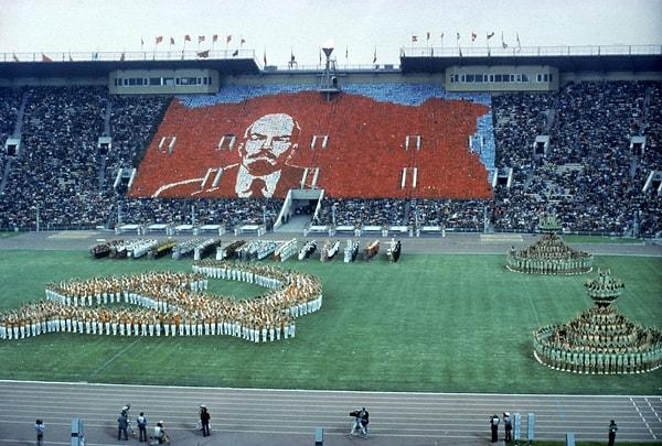 5. Aşağıdakilerden hangisi, 1980'de Moskova Olimpiyatları'na boykot yaparak katılmayan ülkeler arasında yer almaz?