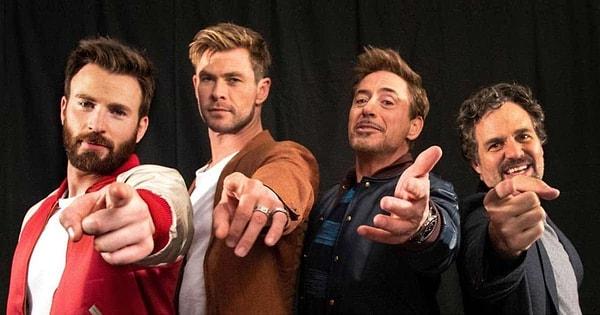 Çifte yakın bir kaynak, yıldızlarla dolu davetli listesinde Robert Downey Jr, Chris Hemsworth ve Jeremy Renner gibi diğer Marvel yıldızlarının da düğüne katıldığını belirtti.