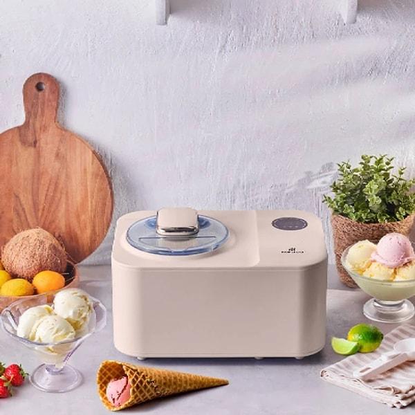 11. Dondurma, soğutma ve karıştırma fonksiyonları ile evde istediğiniz meyve, sebze ve gıdalardan sağlıklı ve lezzetli dondurmalar yapabileceğiniz Karaca marka dondurma makinesi.