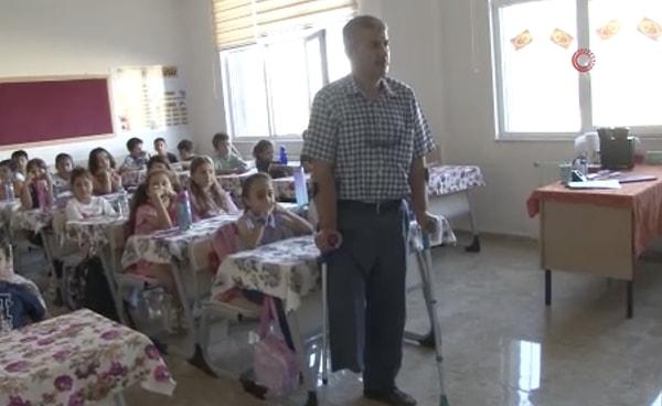 Kadir Özer, 6 Şubat depremlerine Adıyaman'nın Yenimahalle ilçesindeki evinde yakalandı. İlk depremle beraber evi yıkılan Özer'in eşi ve çocuğu göçük altında hayatını kaybetti.