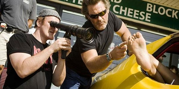 Ne dersiniz Tarantino filmlerindeki ayak sevdasını bırakabilir mi? Ayak haddinden emekli olmuş desem... Tabii işin esprisi bu. Siz ünlü yönetmenin emekli olması hakkında neler düşünüyorsunuz? Buyrun yorumlara...