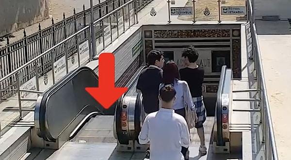 Altunizade metro istasyonunda çekilen görüntülerde öncelikle aşağı inen dört genç gözüküyor.