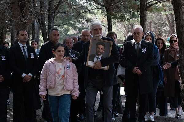 En son savcı Ilgaz'ın cenazesinde kalmıştık hatırlarsanız... 24 Eylül'de yeni bölümüyle ekranlarda olacak Yargı'nın yeni sezon fragmanı az önce fırından taze çıktı!