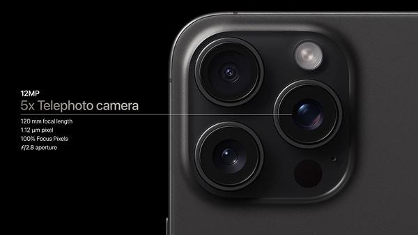 Yeni titanyum kasa ve aksiyon tuşu yeniliklerini bünyesinde barındıran Pro Max, kamera tarafında daha önce herhangi bir Apple cihazında görülmeyen bir periskop lens teknolojisine sahip.