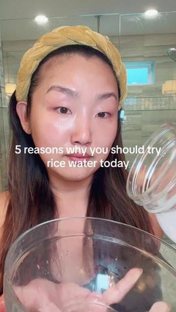 47 yaşındaki Asyalı kadının tavsiye ettiği karışım için gereken tek şey pirinç ve su!