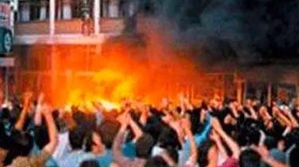 30 yıl önce Sivas'taki Madımak Oteli 2 Temmuz 1993 günü ateşe verildi, büyük bölümü sanatçı ve aydın 35 kişi yaşamını yitirdi.