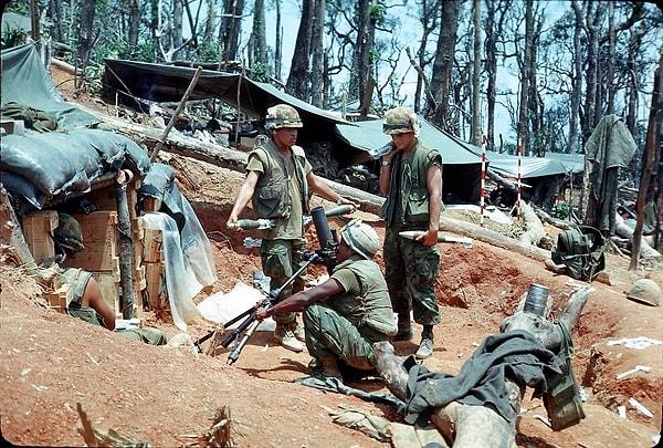 14. ABD ordusunda hizmet etmek için koyulan 80 IQ alt sınırı Vietnam Savaşı sırasında düşürülmüş ve bu şekilde askere alınan erkekler o güne dek ölen Amerikan askerlerinin 5 katı kadar zayiat vermişti...