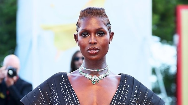 37 yaşındaki İngiliz aktris ve model Jodie Turner-Smith, sinema dünyasındaki kariyeri kadar tarzıyla sosyal medyada epey gündem olan bir isim.