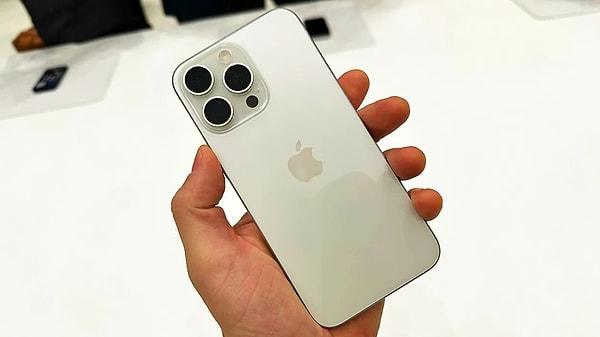Uzmanlar, dev firmanın sadece Çin'de üretilen iPhone 15 Pro cihazı için tahmin edilen teslimat tarihlerinin 3 hafta, Pro Max modeli için ise 7 hafta gecikebileceğini belirtiyor.